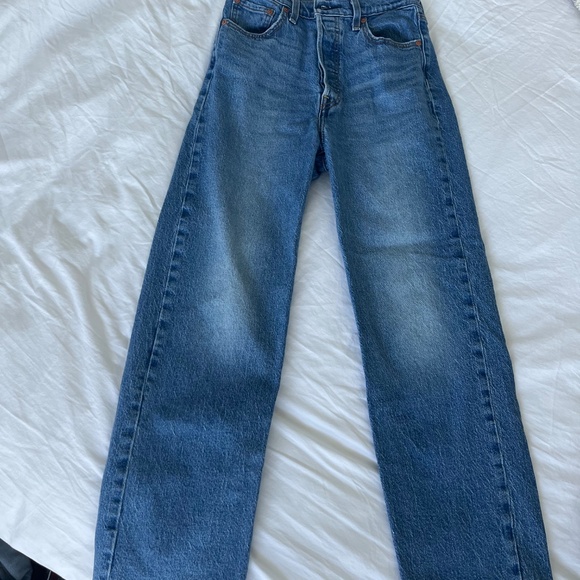 Levi’s Ribcage Straight Ankle Women’s Jeans - Picture 2 of 6